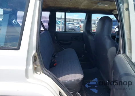 1999 Jeep Cherokee Classic/Sport из США, поврежденный, VIN 1J4FF68S2XL590965